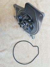 Load image into Gallery viewer, Mitsubishi 2.8 4M40 .4m41 new water Pump Shogun Pajero Canter Delica Challenger - Quantico Cylinder Heads